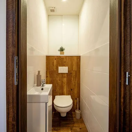 Comfort Family-sized In Centre Apartment